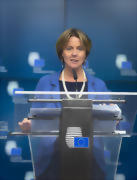 Beatrice LORENZIN est Ministre italienne de la Santé
