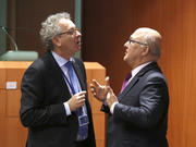 Lors de la réunion de l'Eurogroupe du 8 décembre 2014, le ministre luxembourgeois des Finances, Pierre Gramegna, et son homologue français, Michel Sapin