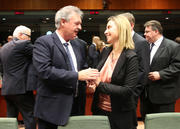 Jean Asselborn avec la haute représentante de l'Union européenne pour les affaires étrangères et la politique de sécurité, Federica Mogherini lors du CAE du 9 février 2015 (source: MAEE)