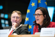 La commissaire européenne en charge du Commerce, Cecilia Malmström, lors de  la discussion sur l'ISDS devant la commission INTA du Parlement européen, le 18 mars 2015 (source: Parlement européen)2015