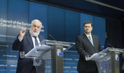 Miguel Arias Cañete et Kaspars Gerhards présentant à la presse les résultats du Conseil Environnement du 6 mars 2015 (c) Le Conseil de l'UE