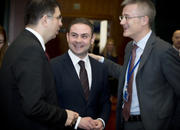 Félix Braz en discussion avec Robert Marius Cazanciuc et Owen Bonnici lors du Consiel JAI du 13 mars 2015 (c) Le Conseil de l'UE