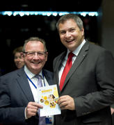 Le ministre luxembourgeois de l'Agriculture, Fernand Etgen, avec son homologue slovène,  Dejan Zidan (Source: Union européenne)