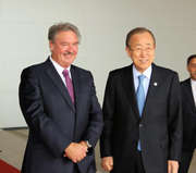 Le ministre des Affaires étrangères luxembourgeois Jean Asselborn avec Ban Ki-Moon, le secrétaire général de l'ONU (Source : SIP)