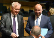 Etienne Schneider, ministre de l’Économie du Luxembourg, et Olli Rehn, ministre finlandais des Affaires économiques, lors du volet Energie du Conseil TTE le 8 juin 2015 à Luxembourg (c) Conseil européen