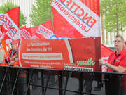 La Fédération européenne des travailleurs des transports (European Transport Workers’ Federation, ETF) et plusieurs de ses syndicats membres se sont invités en marge du Conseil Transports pour un piquet de protestation, le 6 juin 2015