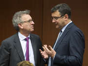 Le ministre luxembourgeois des Finances, Pierre Gramegna, et son homologue letton, Janis Reirs, lors de l'Eurogroupe du 14 janvier 2016 (source: Conseil de l'UE)