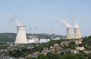 La centrale nucléaire de Tihange (CC BY-SA 3.0) By Hullie via Wikimedia Commons