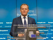 Donald Tusk devant la presse à l'issue des discussions du Conseil européen du 18 février 2016 (c) Union européenne / Le Conseil de l'UE