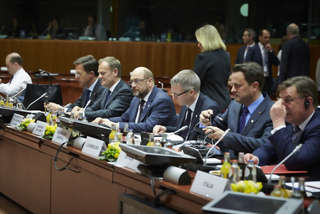 Mark Rutte, Donald Tusk, Martin Schulz, Jeppe Tranholm-Mikkelsen et Xavier Bettel lors du Conseil européen du 17 mars 2016 (c) Union européenne / Le Conseil de l'UE