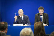 Pierre Moscovici et Jeroen Dijsselbloem devant la presse à l'issue de la réunion de l'Eurogroupe du 7 mars 2016 (c) Union européenne / Le Conseil de l'UE