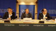 Les eurodéputés Edouard Martin, David Borrelli et Emmanuel Maurel devant la presse le 25 mai 2016