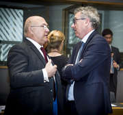 Pierre Gramegna en compagnie de Michel Sapin lors du Conseil Ecofin du 21 mars 2017 (c) Union européenne / Le Conseil de l'UE