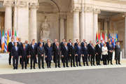 Les dirigeants européens réunis à Rome le 25 mars 2017 à l'occasion du 60e anniversaire de la signature des traités de Rome